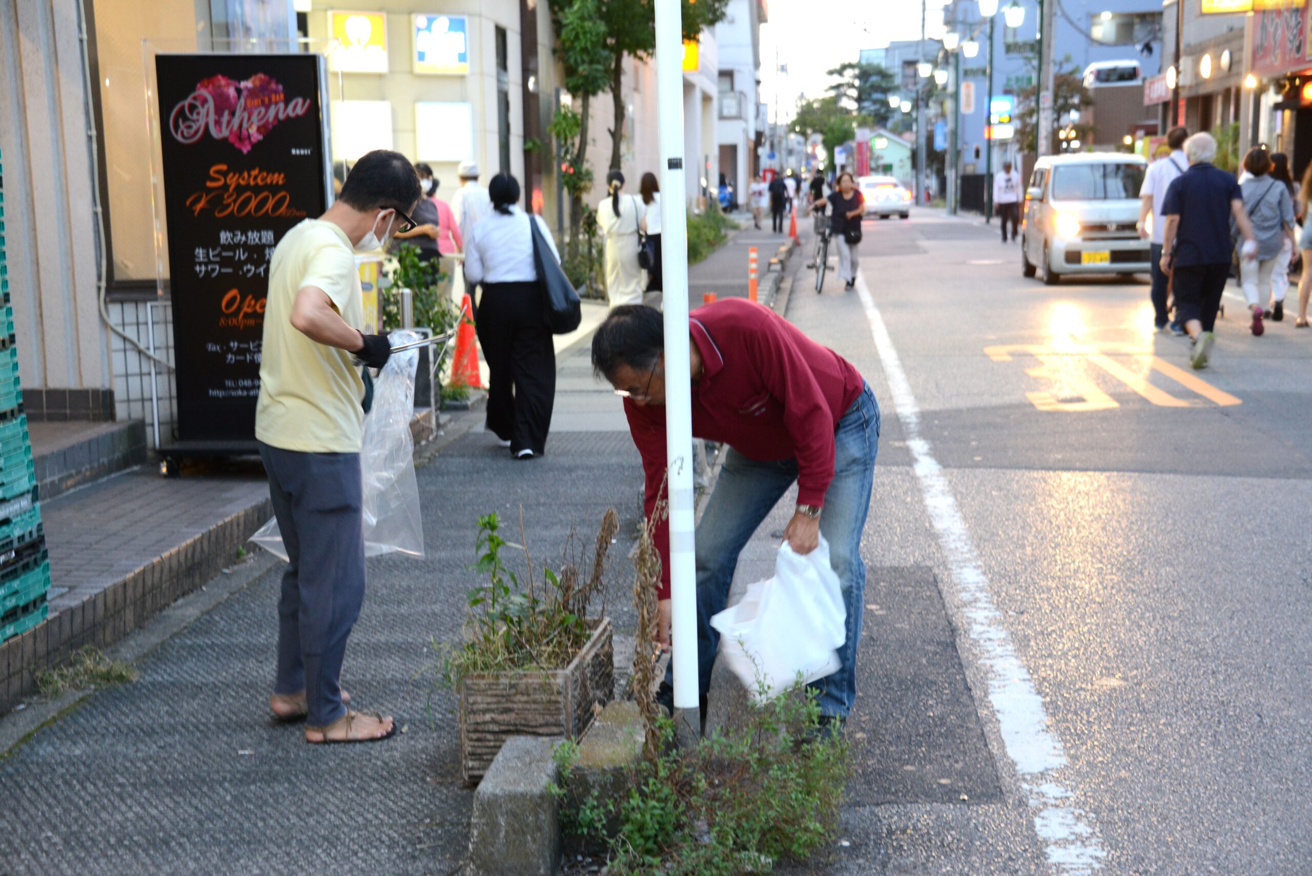 お祭りのあとのまちを、みんなできれいに!草加西部地区でごみ拾い 4 DSC 4018 scaled |草加コネクト |草加市のイベント情報